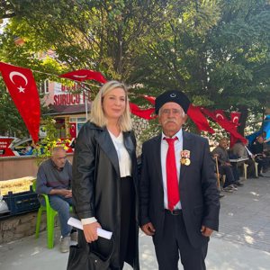 29 Ekim Cumhuriyet Bayramı Vesilesiyle Pertek İlçemizde Aziz Şehitlerimizin Yakınları ve Gazilerimiz ile Çelenk Törenine Katılım Gösterilmiştir - fotoğraf 2