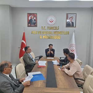 İl Müdürümüz Sayın Hüseyin Okan başkanlığında bağlı kuruluş idarecilerimizle Sosyal Hizmet Merkezleri Koordinasyon ve Değerlendirme Toplantısı gerçekleştirildi - fotoğraf 1