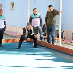 Huzurevi Sakinlerimiz "Yetişkin Gençler Bocce Ligi"nde Heyecan ve Dostluk Maçları Devam Ediyor - fotoğraf 4