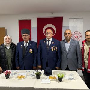 Vatan ve Kahramanlık Buluşmaları Etkinliği: Gazilerimiz Gençlerle Kahramanlık Hikâyelerini Paylaştı - fotoğraf 1