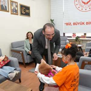 LÖSEV Temsilcileri ve Minik Kahramanlardan Anlamlı Ziyaret - fotoğraf 2