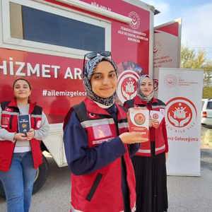  Mobil Sosyal Hizmet aracı İl müdürlüğü ve Şiddet Önleme ve İzleme Merkezi Müdürlüğü farkındalık çalışması gerçekleştirdi. - fotoğraf 4