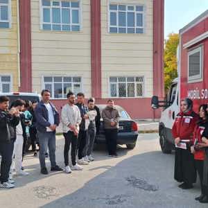  Mobil Sosyal Hizmet aracı İl müdürlüğü ve Şiddet Önleme ve İzleme Merkezi Müdürlüğü farkındalık çalışması gerçekleştirdi. - fotoğraf 1