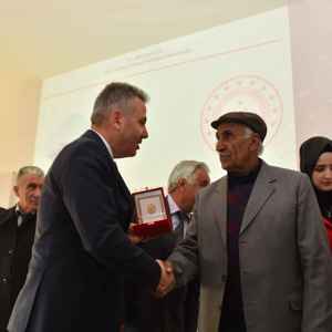 Kıbrıs Gazilerimiz İçin Milli Mücadele Madalyası ve Berat Tevcih Töreni Düzenlendi - fotoğraf 8