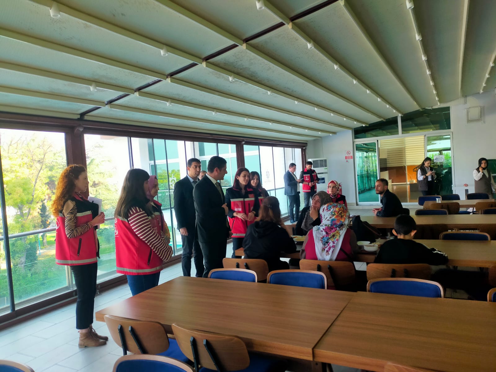 İl Müdürümüz Sn. Kamil TÜYLÜOĞLU, Gebze’de Yaşanan Bina Yıkımı Sonrası Aileleri Ziyaret Etti