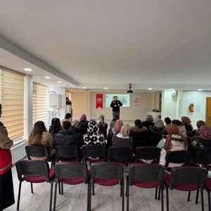"En İyi Narkotik Polisi Anne" Semineri Düzenlendi - fotoğraf 1