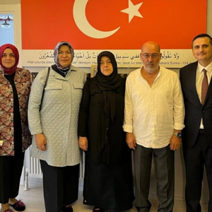 Aile Ve Sosyal Hizmetler Bakan Danışmanı Sayın Sevim Karaloğlu Hanımefendi, 2020 Yılında Suriye’nin İdlib Bölgesinde Şehit Olan Piyade Uzman Çavuş Kadir Tuncer’in Ailesini Ziyaret Etti. - fotoğraf 1