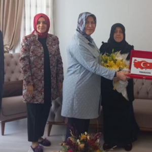 Aile Ve Sosyal Hizmetler Bakan Danışmanı Sayın Sevim Karaloğlu Hanımefendi, 2020 Yılında Suriye’nin İdlib Bölgesinde Şehit Olan Piyade Uzman Çavuş Kadir Tuncer’in Ailesini Ziyaret Etti. - fotoğraf 3