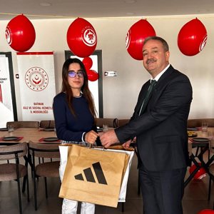“Okul Destek Projesi”kapsamındaki çocuklardan LGS ile YKS’de başarılı olarak dereceli okullara yerleşenlere hediye  - fotoğraf 7