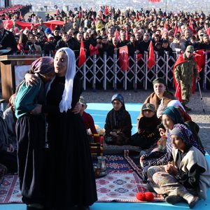 Aziziye Destanı Anma Yürüyüşü ve “Aziziye’de Bir Sabah” Tiyatro Gösterimi - fotoğraf 2