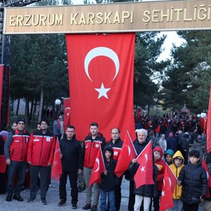 Aziziye Destanı Anma Yürüyüşü ve “Aziziye’de Bir Sabah” Tiyatro Gösterimi - fotoğraf 3