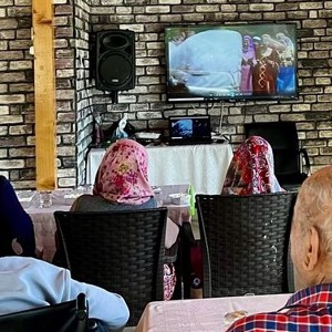 🎬 Geçmişin Sıcaklığı Bugüne Taşındı, İnebolu Huzurevimizde Yeşilçam Buluşması 🕰️ - fotoğraf 1