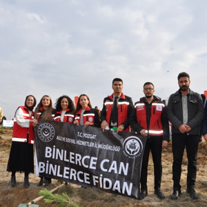 Her fidan bir nefes, her nefes bir yaşam. - fotoğraf 2
