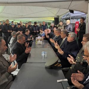 Başçavuş Akın Karakuş’un Serdivan’daki baba ocağı ziyareti - fotoğraf 1