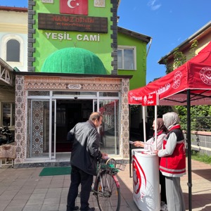 2025 Aile Yılı Kapsamında Cami Önünde Vatandaşlarımızla Buluşmaya Devam Ediyoruz. - fotoğraf 3