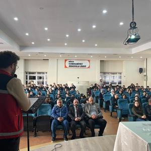 Cumhuriyet Anadolu Lisesi’nde “Vatan ve Kahramanlık” Konulu Söyleşi Düzenlendi. - fotoğraf 2
