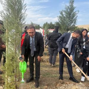  Dicle Kral Kızı Gençlik Kampı’nda Fidan Dikimi Etkinliği  - fotoğraf 5