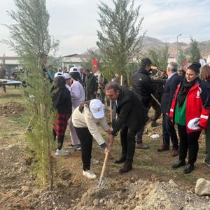  Dicle Kral Kızı Gençlik Kampı’nda Fidan Dikimi Etkinliği  - fotoğraf 10