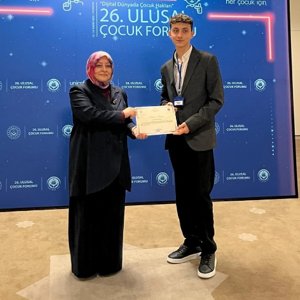 26. Ulusal Çocuk Forumu “Dijital Dünyada Çocuk Hakları” Temasıyla Trabzon’da Gerçekleştirildi - fotoğraf 30