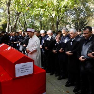 Şehidimiz Hava İkmal Astsubay Kıdemli Çavuş Ahmet Yasir Kuyucu Son Yolculuğuna Uğurlandı - fotoğraf 4
