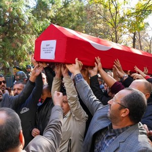 Şehidimiz Hava İkmal Astsubay Kıdemli Çavuş Ahmet Yasir Kuyucu Son Yolculuğuna Uğurlandı - fotoğraf 7