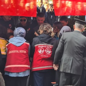 Kahraman Mehmetçiğimiz Hava Ulaştırma Uzman Çavuş Emre Sayın, Başçeşme Şehitliğinde Düzenlenen Törenle Son Yolculuğuna Uğurlandı - fotoğraf 5