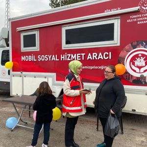Boğazlıyan ,Yenifakılı , Çandır, Çayıralan ilçeleri ve kasabalarında Mobil Sosyal Hizmet Aracı ile Bakanlığımız hizmet modellerine yönelik tanıtım faaliyetleri gerçekleştirildi. - fotoğraf 7