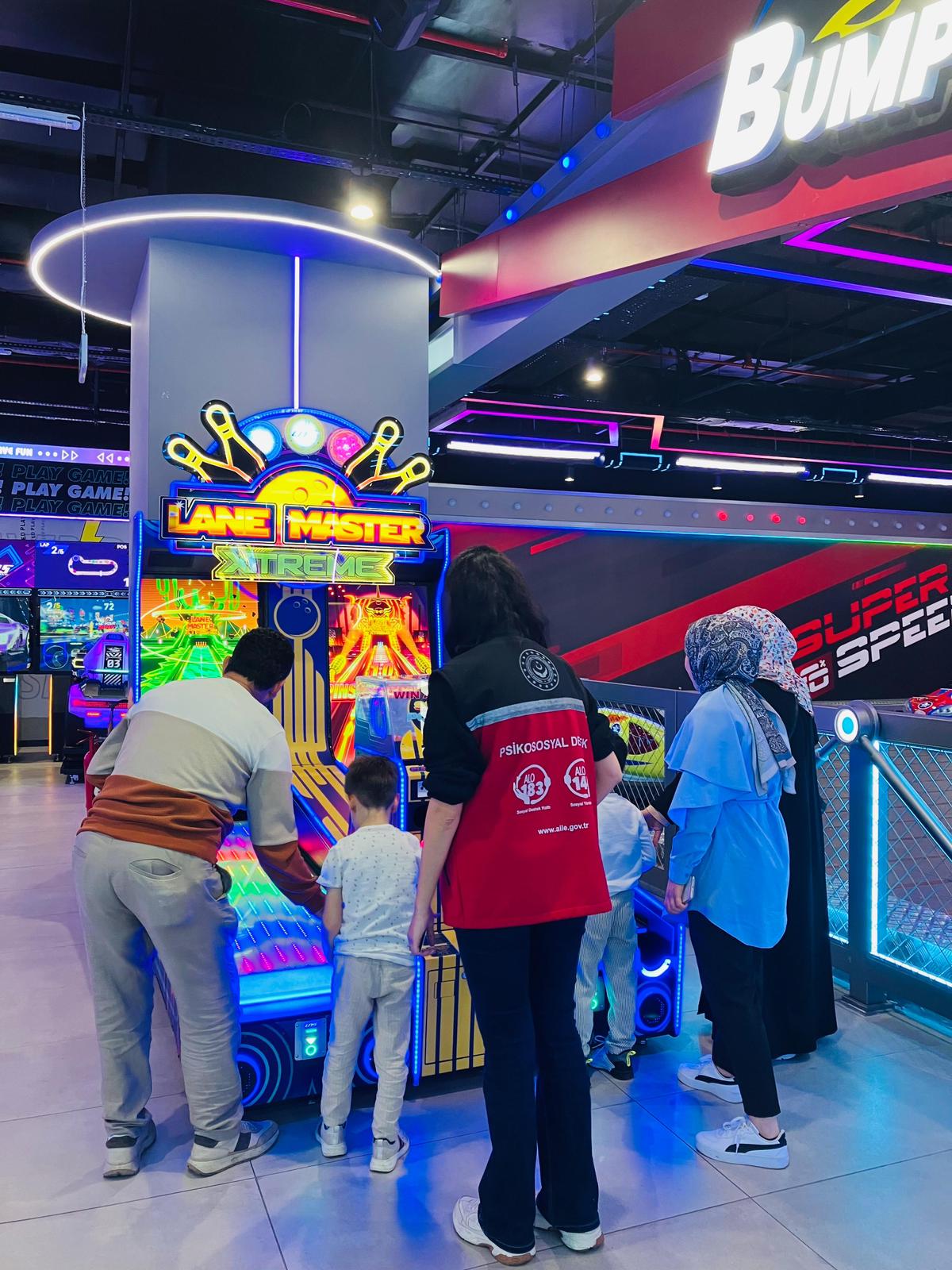 ODES Kapsamında Düzenlenen Etkinlikte Hizmet Modellerimizden Yararlanan Çocuklarımız ve Aileleri ile Eğlence Merkezi Gezisi Gerçekleştirildi