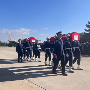 Şehidimiz Eskişehir 1. Hava Ana Jet Üssünde Düzenlenen Törenle Karşılandı - fotoğraf 2