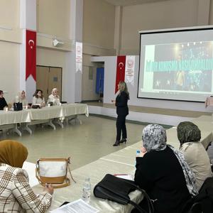 Aile Eğitim Programı Eğiticilerine “Etkili Konuşma ve Diksiyon” Eğitimi Verildi - fotoğraf 2