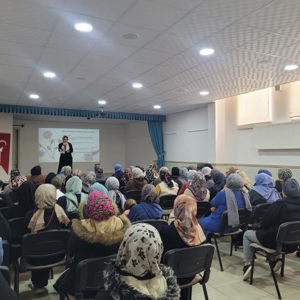 "Çocukların Değerlerinin Edinilmesinde Ailenin Rolü" Konulu Eğitim Düzenlendi - fotoğraf 1