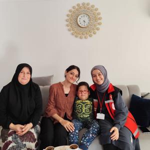 #2025AileYılı Kapsamında Evde Bakım Ailelerine Düzenli Ziyaretler: Sosyal Hizmetler Sahada! - fotoğraf 2