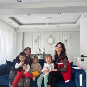 #2025AileYılı Kapsamında Evde Bakım Ailelerine Düzenli Ziyaretler: Sosyal Hizmetler Sahada! - fotoğraf 4