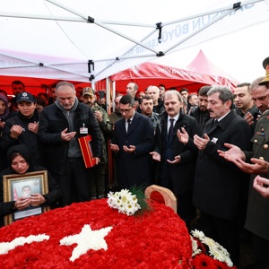 Şehidimiz Astsubay Üstçavuş Emre Altıok’a Son Görev: Samsun’da Hakk’a Uğurlandı   - fotoğraf 9