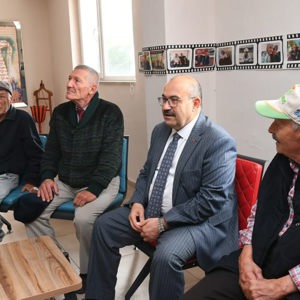 Valimiz Sayın İsmail USTAOĞLU ve Karesi Kaymakamımız Sayın Metin ARSLANBAŞ Karesi Huzurevi Yaşlı Bakım ve Rehabilitasyon Merkezindeki Sakinlerimizi Ziyaret Etti - fotoğraf 2