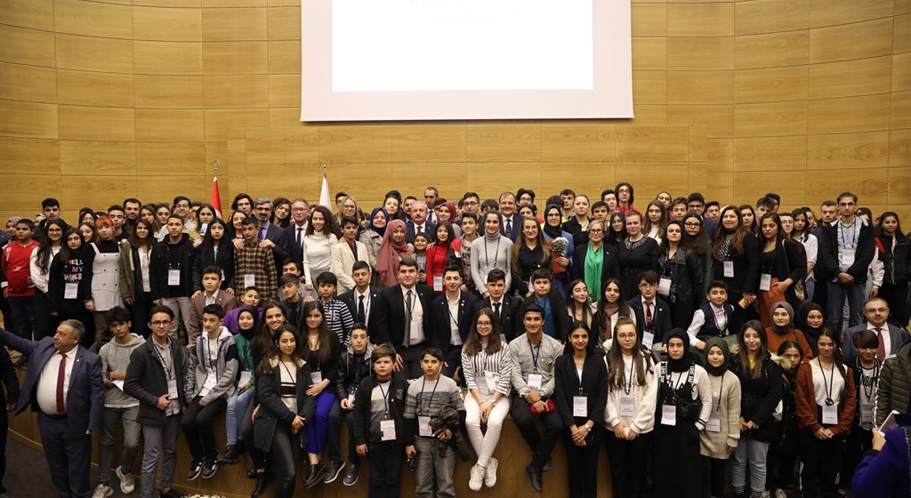 TBMM Başkanı Şentop ve Bakan Selçuk, 20. Ulusal Çocuk Forumuna Katıldı