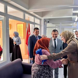 Altunhisar'da Özel Bireylere Doğum Günü Kutlaması - fotoğraf 1