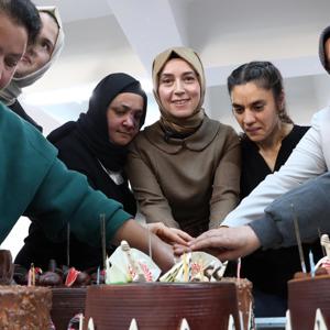 Altunhisar'da Özel Bireylere Doğum Günü Kutlaması - fotoğraf 4