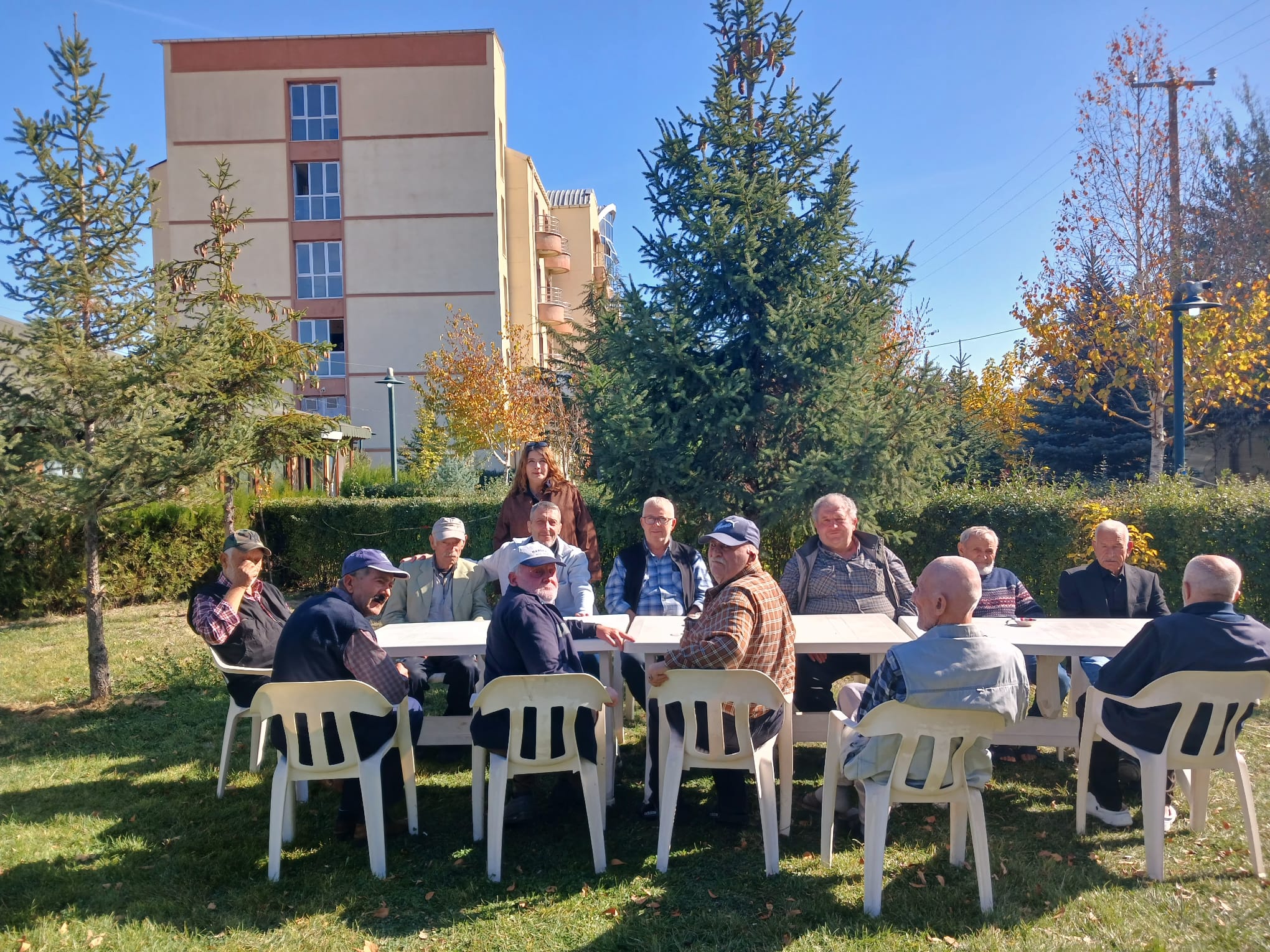 Sandıklı Hüseyin Develi Huzurevinde Sonbahara Veda Programı 