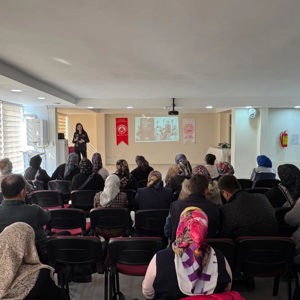 "En İyi Narkotik Polisi Anne Semineri" Düzenlendi - fotoğraf 1