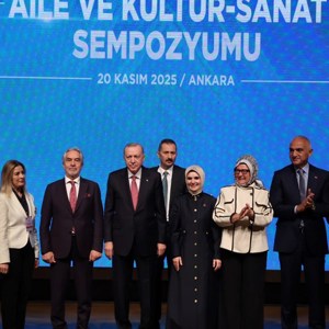 Cumhurbaşkanı Erdoğan ve Aile ve Sosyal Hizmetler Bakanımız Göktaş, “Aile ve Kültür-Sanat Sempozyumu“ kapanış oturumuna katıldı - fotoğraf 8