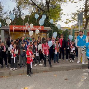 Çocuk Hakları Durağı’nda Mavi–Beyaz Balonlar Umutla Yükseldi   - fotoğraf 2