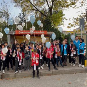 Çocuk Hakları Durağı’nda Mavi–Beyaz Balonlar Umutla Yükseldi   - fotoğraf 4