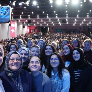 Bakanımız Göktaş, Kadınlara Yönelik Yapay Zeka ve Veri Bilimi Geliştirme Programı'nda konuştu - fotoğraf 3