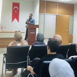 “Teknoloji Bağımlılığı ve Önleme Çalışmaları” Temalı Seminer Gerçekleştirildi - fotoğraf 2