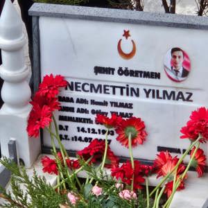 24 Kasım Öğretmenler Günü vesilesiyle Şehit Öğretmen Necmettin Yılmaz'ın kabri ziyaret edildi! - fotoğraf 4