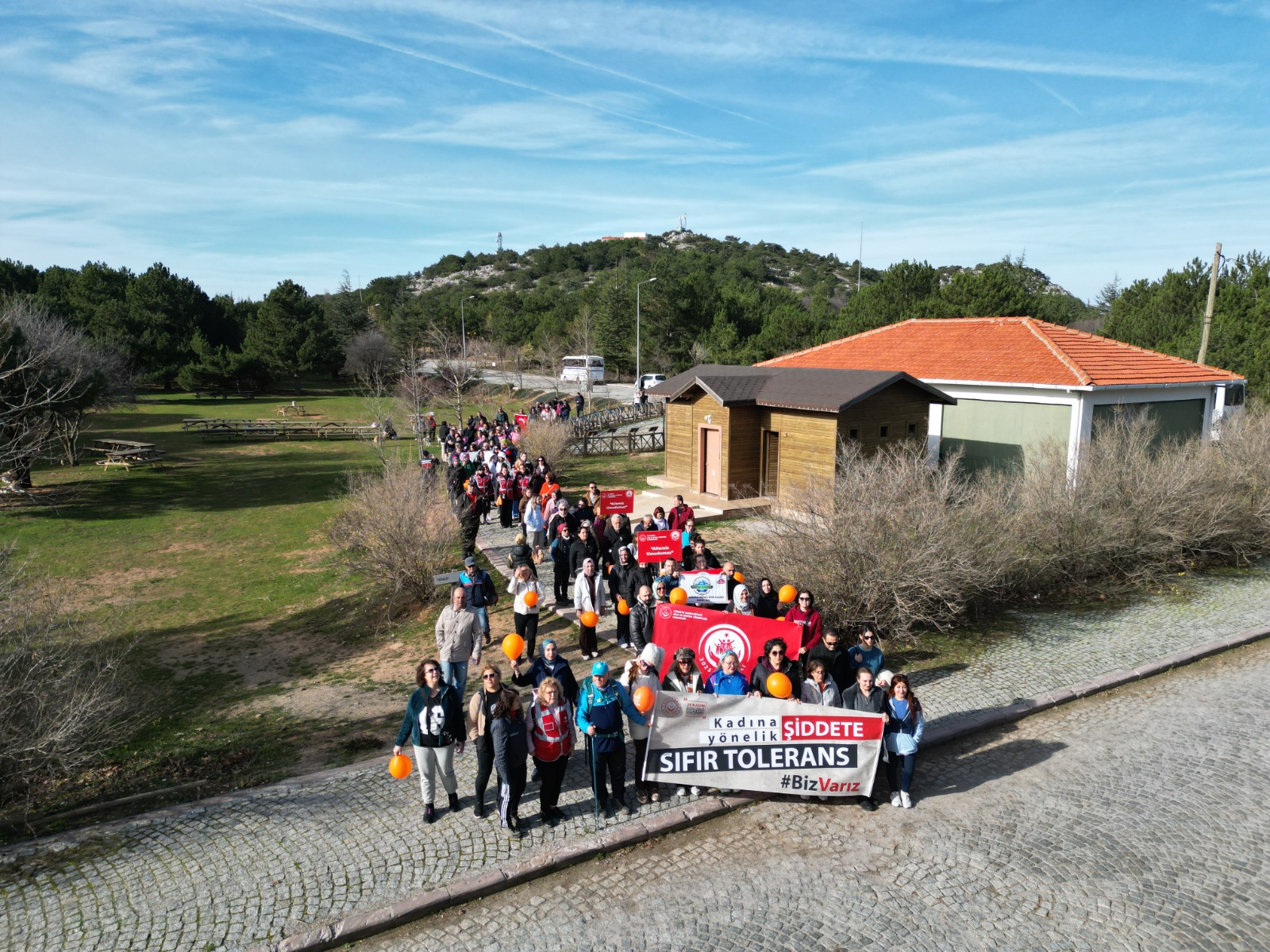 Spil Dağı’nda 25 Kasım Farkındalık Yürüyüşü Gerçekleştirildi