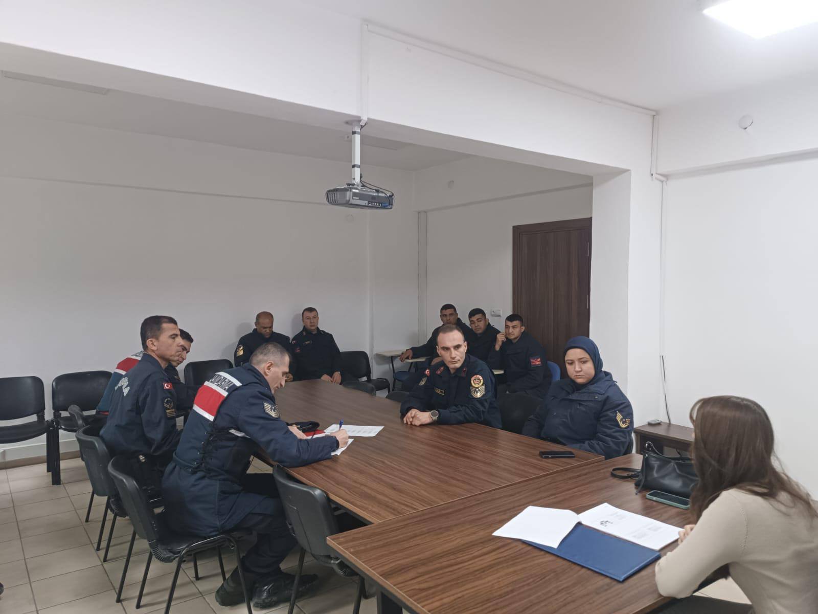 Ürgüp Jandarma Karakol Komutanlığına Kadına Yönelik Şiddetle Mücadele Konusunda Eğitim Düzenlendi