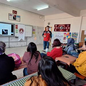 Ailelerin Farkındalıklarının Artırılması Amacıyla Söyleşi Programı Gerçekleştirildi - fotoğraf 1