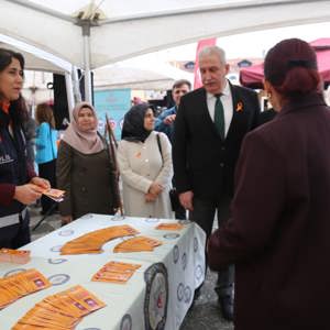 Samsun’da Kadına Yönelik Şiddete Karşı Farkındalık Etkinliği Düzenlendi - fotoğraf 46